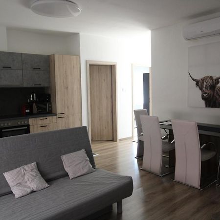 Apartament Garden Apartman House Pécs Zewnętrze zdjęcie