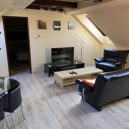Apartament Garden Apartman House Pécs Zewnętrze zdjęcie