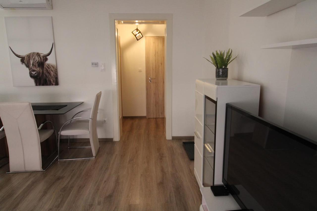 Apartament Garden Apartman House Pécs Zewnętrze zdjęcie