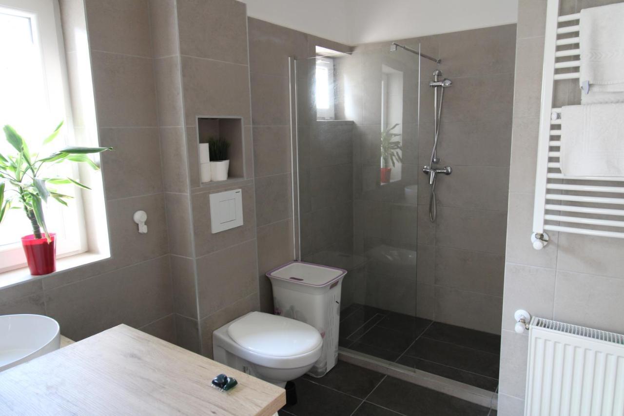 Apartament Garden Apartman House Pécs Zewnętrze zdjęcie