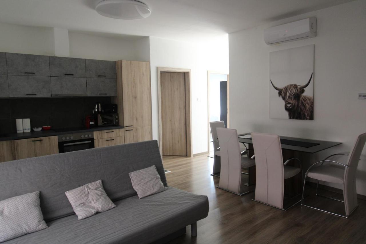 Apartament Garden Apartman House Pécs Zewnętrze zdjęcie